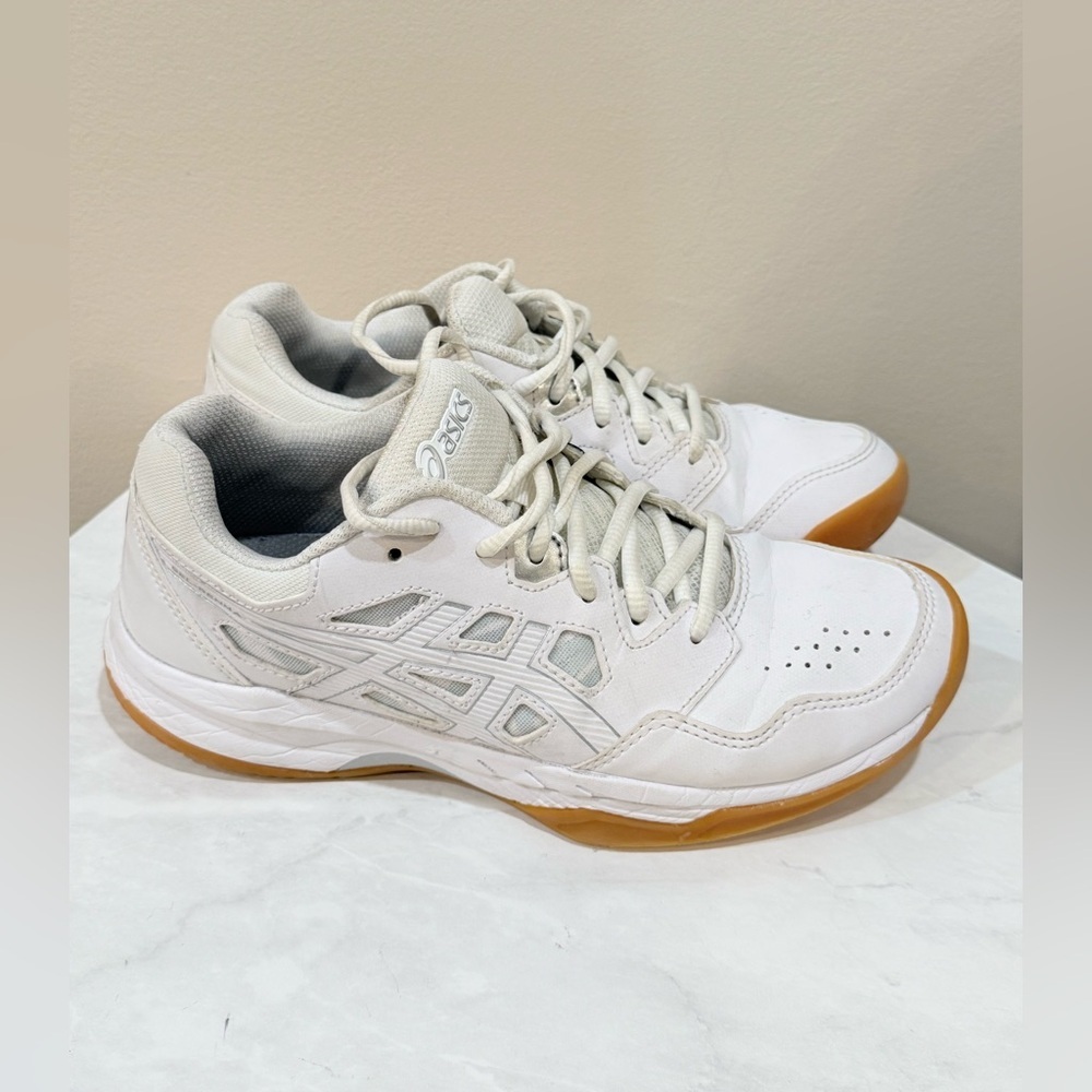 🔥ASICS White and Tan Women’s Sneakers Size 6.5 EUC🔥